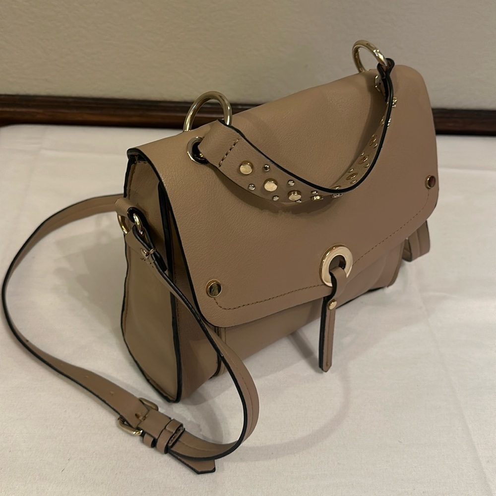 Chic Zara bag with details in gold